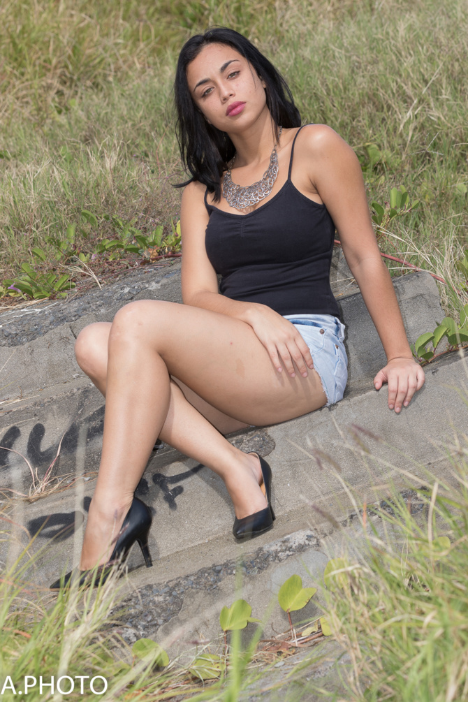 Cécila Porlon, 18 ans, de Saint-Philippe... Cécila Porlon, 18 ans, de Saint-Philippe...