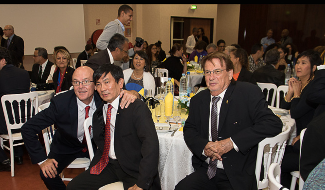 Rotary Club<br>Trois passations d'un coup! Rotary Club<br>Trois passations d'un coup!