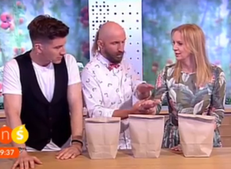 Le tour de magie tourne très très mal Le tour de magie tourne très très mal