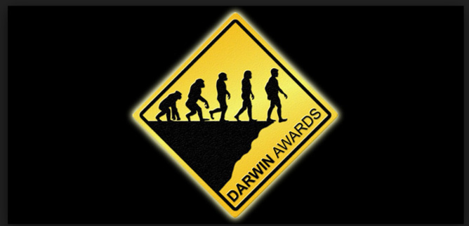 Un prix pour récompenser les morts les plus stupides! Un prix pour récompenser les morts les plus stupides!