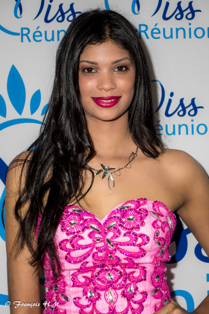 4. Virginie Lauret 21 ans, 1,71 m Le Tampon Passe en 2ème année de Droit 4. Virginie Lauret 21 ans, 1,71 m Le Tampon Passe en 2ème année de Droit