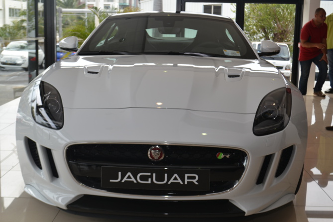Jaguar F-Type<br>550 chevaux, 192 900 euros! Jaguar F-Type<br>550 chevaux, 192 900 euros!