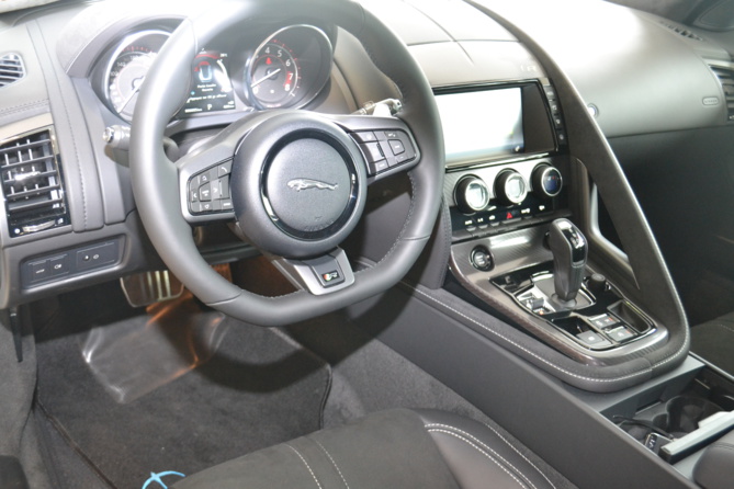 Jaguar F-Type<br>550 chevaux, 192 900 euros! Jaguar F-Type<br>550 chevaux, 192 900 euros!