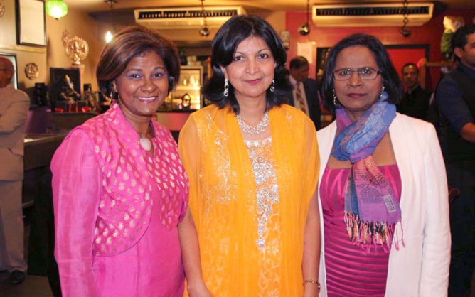 Marianne Ramsamy, entourées de Roselyne et Carmen Moutoussamy Marianne Ramsamy, entourées de Roselyne et Carmen Moutoussamy