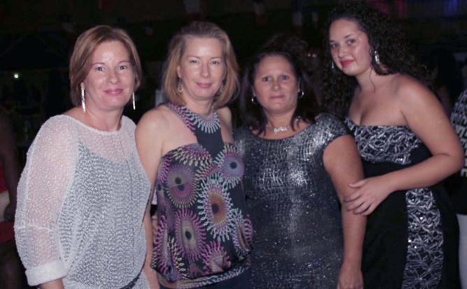 Bal des Pompiers 2016<br>Succès fou! Bal des Pompiers 2016<br>Succès fou!