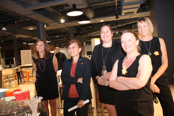 Dominique Bazile, responsable animation des ventes, Mireille Helou, et Isabelle Bénard, formatrice Dominique Bazile, responsable animation des ventes, Mireille Helou, et Isabelle Bénard, formatrice