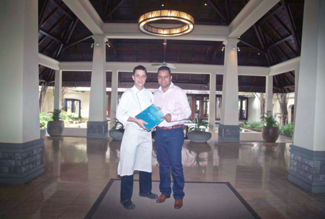 Willi Reinbacher, le chef, et Deepak Balgobin, responsable des relations extérieures Willi Reinbacher, le chef, et Deepak Balgobin, responsable des relations extérieures