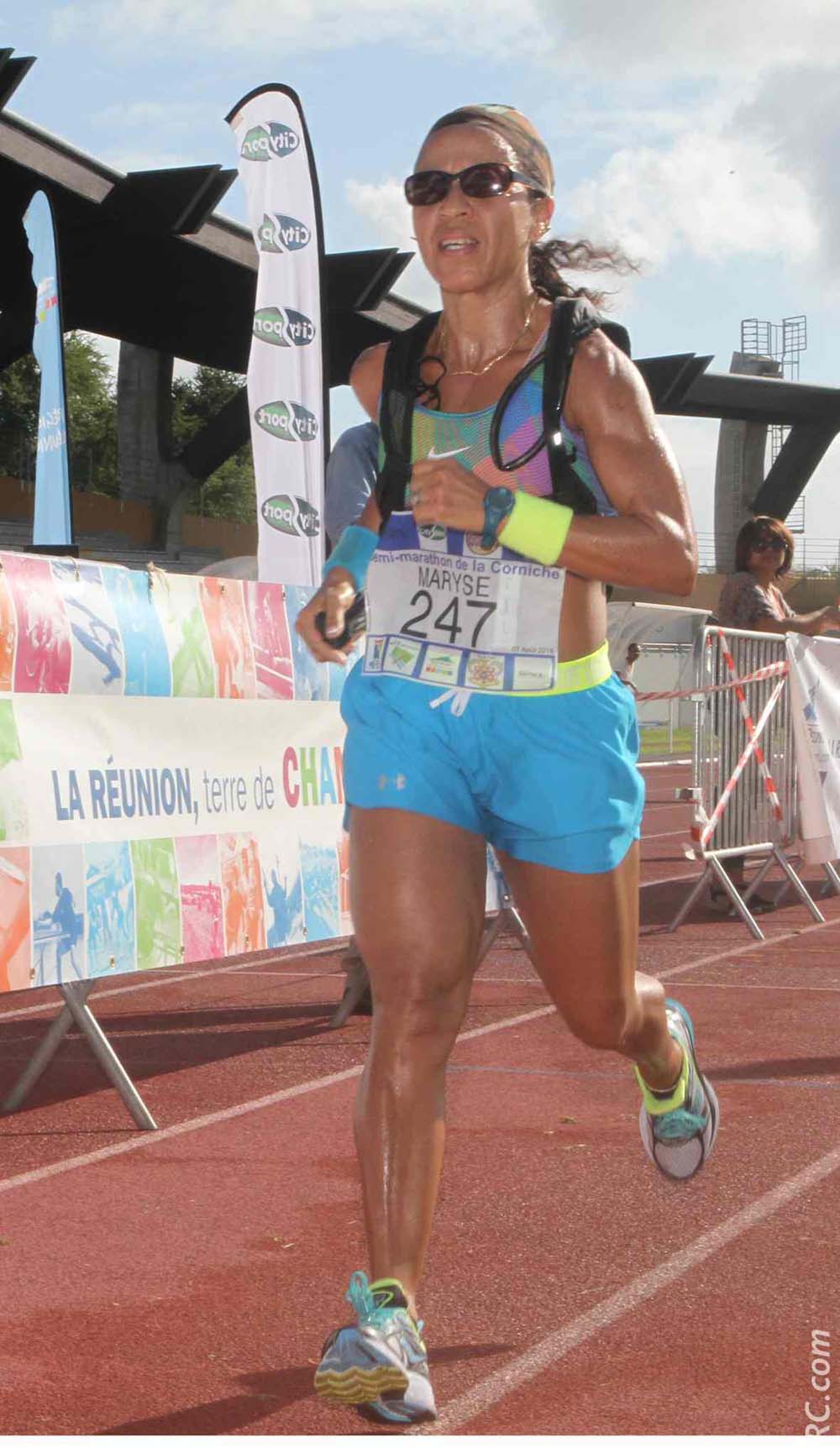 Maryse Ajorque est 1ère V2 sur le semi-marathon avec un temps de 1h 34' 30''. Bravo Madame!