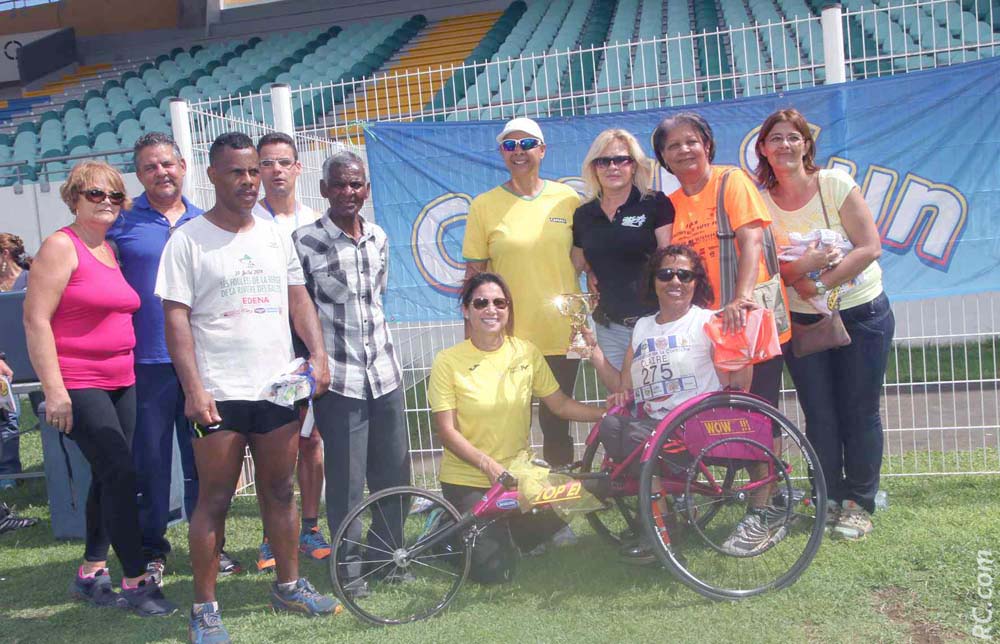 Stéphane Séry chez les non-voyants  et Marie-Claire Damour en fauteuil roulant ont donné un bel exemple de courage et de détermination lors de cette matinée dominicale. Raymond Tangatchy est parmi les premiers à les féliciter