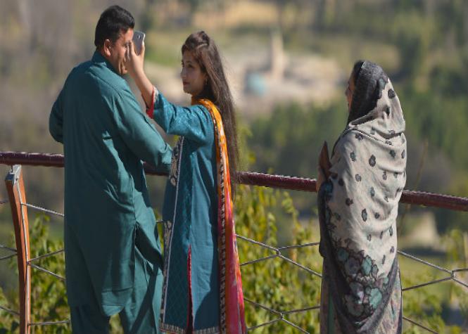 Pakistan : un selfie tue trois personnes