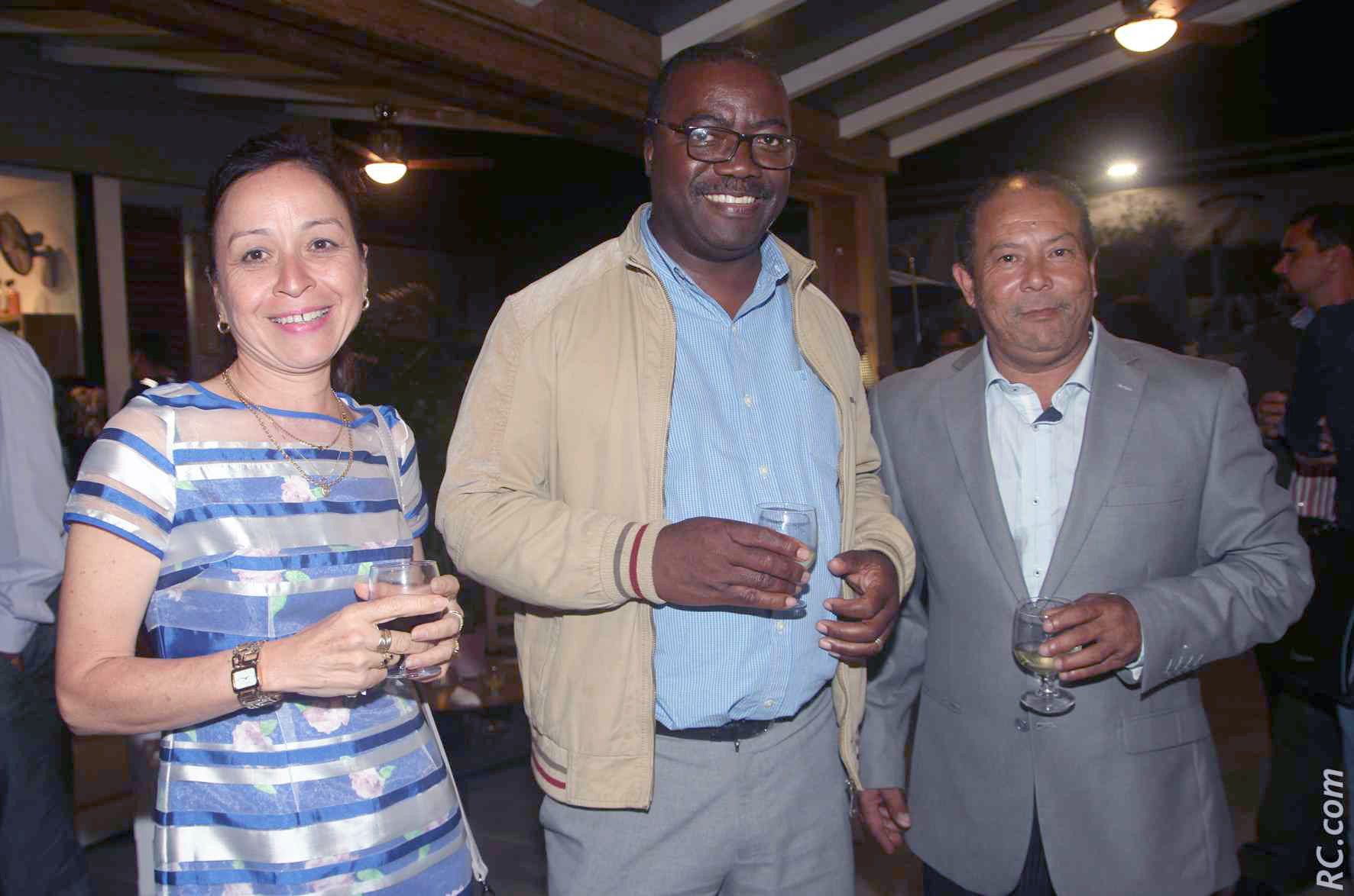 Nathalie Biram, directrice de Air-Mauritius de Rodrigues, Benoît Jolicoeur, chef de la délégation Rodriguaise et Franco Roussety, conseiller municipal au Tampon