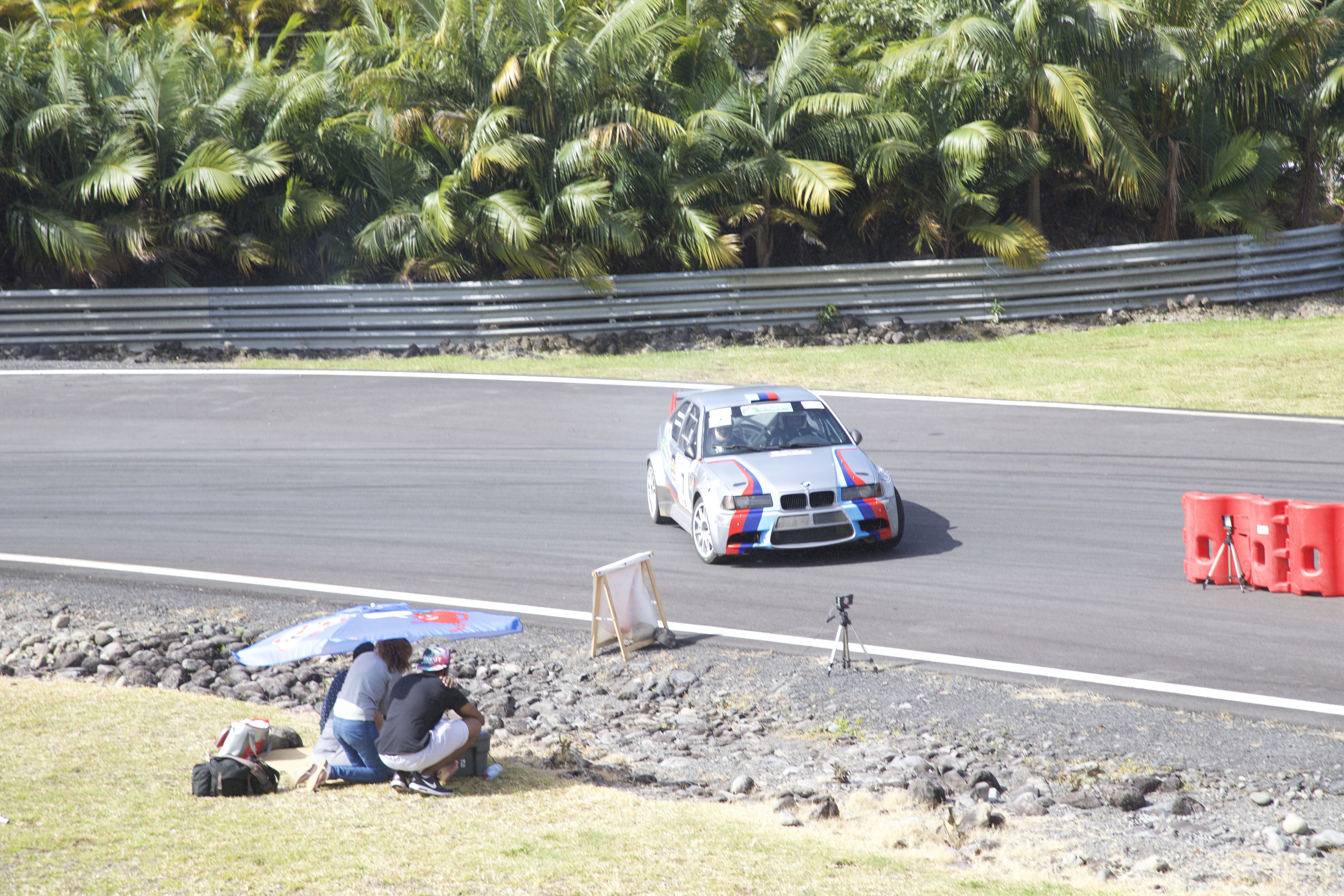 Stéphane Sam-Caw-Freve remporte le Rallye Bourbon; photos spectaculaires!