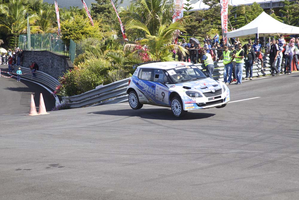 Stéphane Sam-Caw-Freve remporte le Rallye Bourbon; photos spectaculaires!