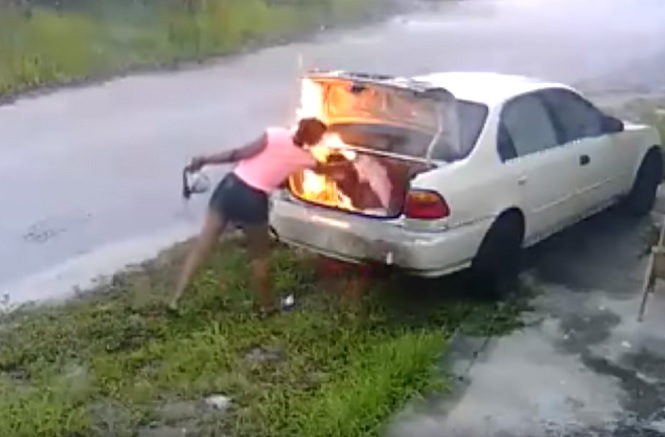 La pyromane gaffeuse!