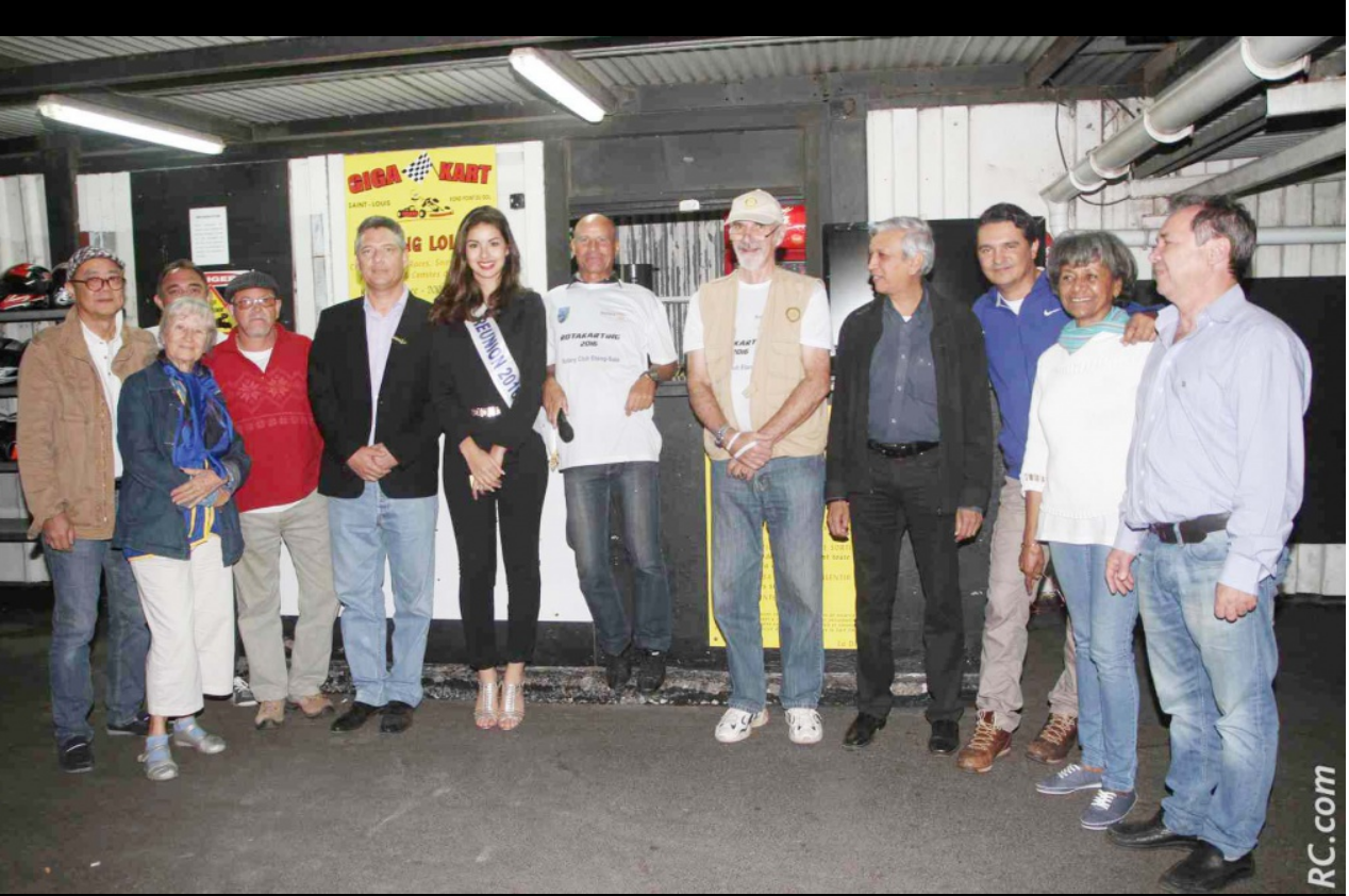 Avec toute l'équipe du RC Etang Salé présente ce soir-là: Dominique Tsé, Aline Paurd, Jacky Fontaine, André Rivière, Daniel Gauvin, Michel Dijoux, Thierry Derunes, Zoeb Boudhabhay, Frédéric Gonthier, Nancy Gennepy et Ludgé Ethève