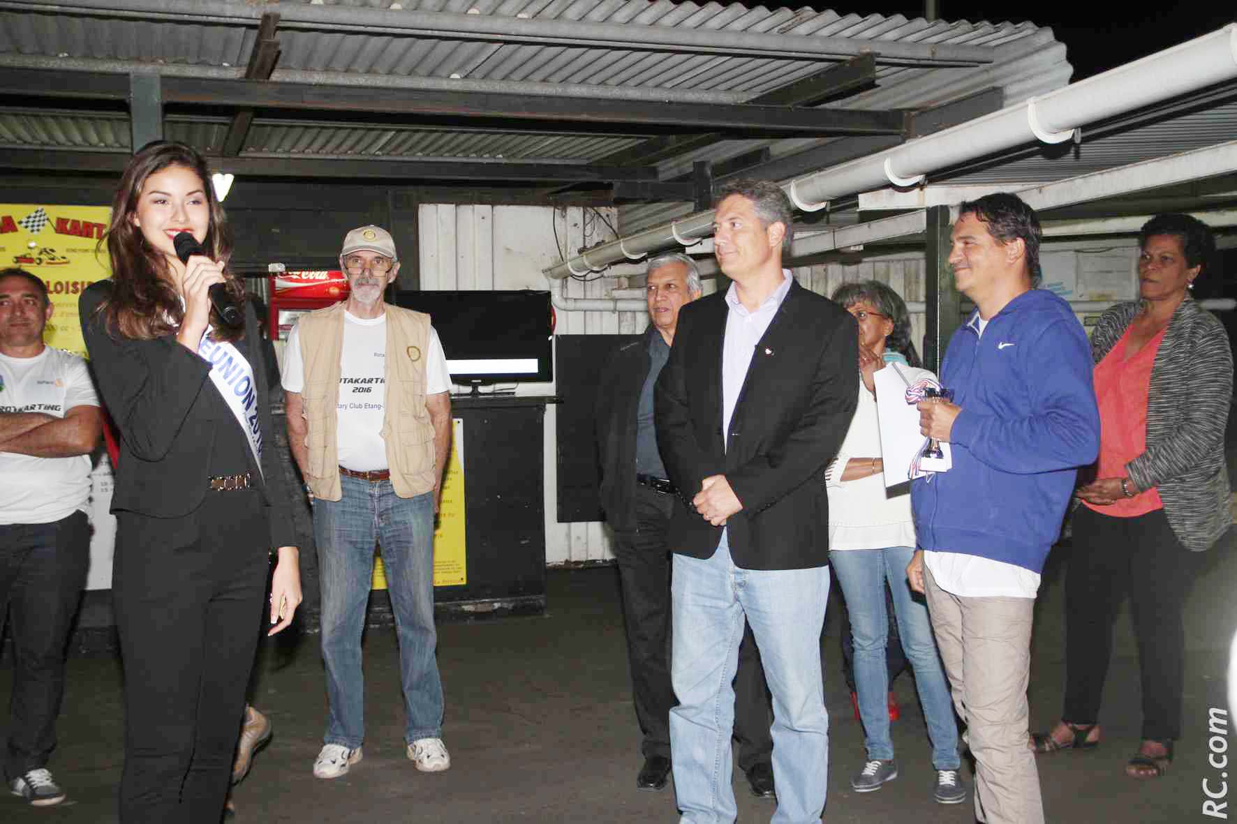 Miss Réunion a pris la parole pour féliciter les gagnants et remercier le RC Etang Salé pour cette belle action