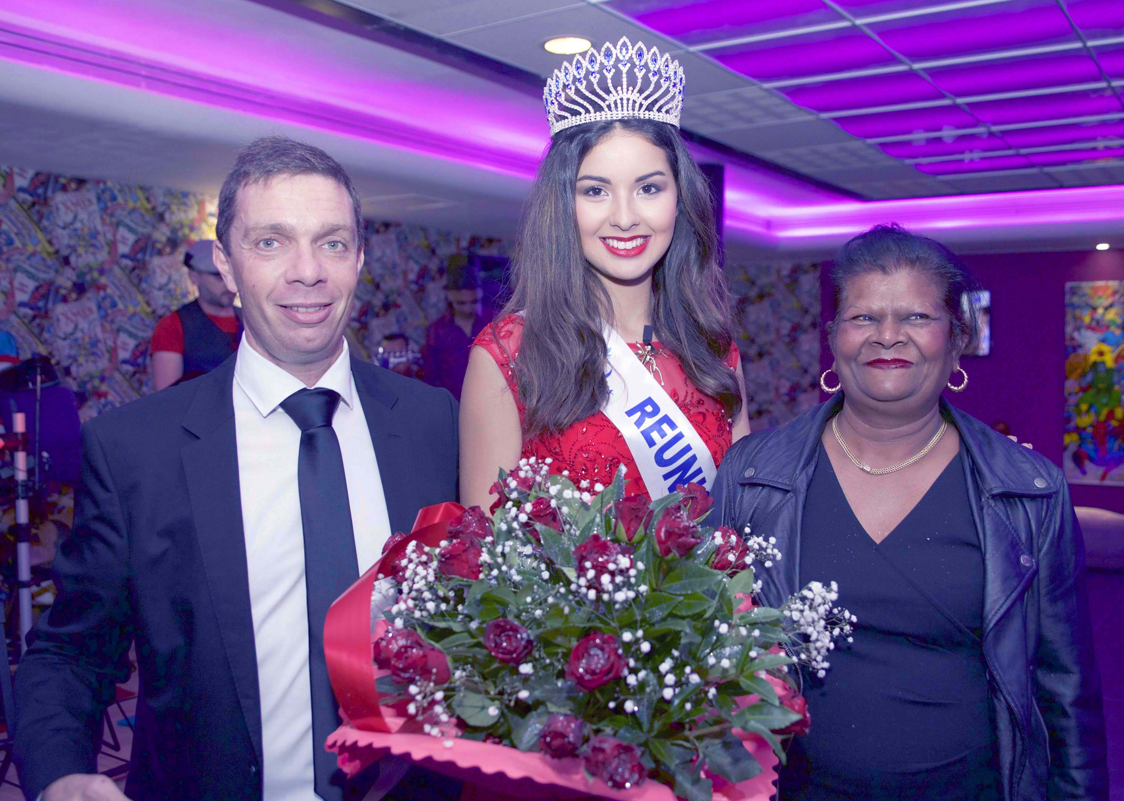 Miss Réunion et les candidates au Casino de Saint-Denis