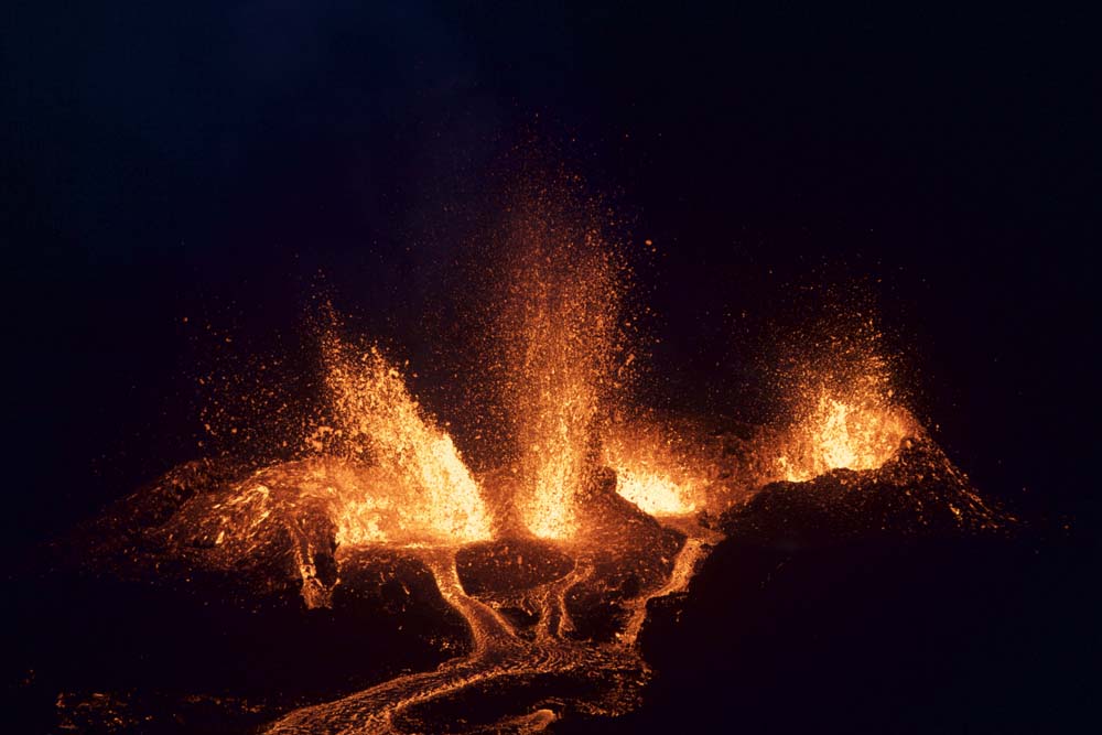 Volcan: nouvelles photos spectaculaires!