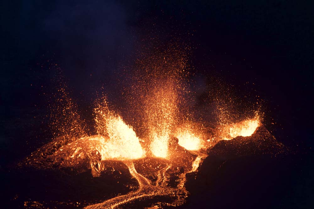 Volcan: nouvelles photos spectaculaires!
