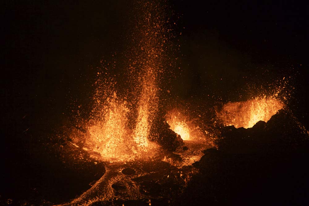 Volcan: nouvelles photos spectaculaires!