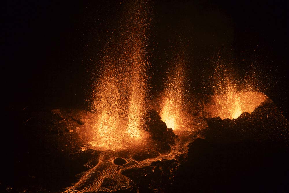 Volcan: nouvelles photos spectaculaires!