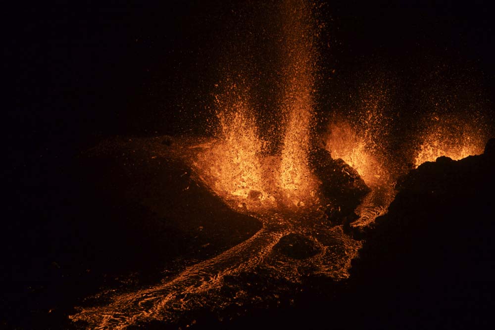 Volcan: nouvelles photos spectaculaires!