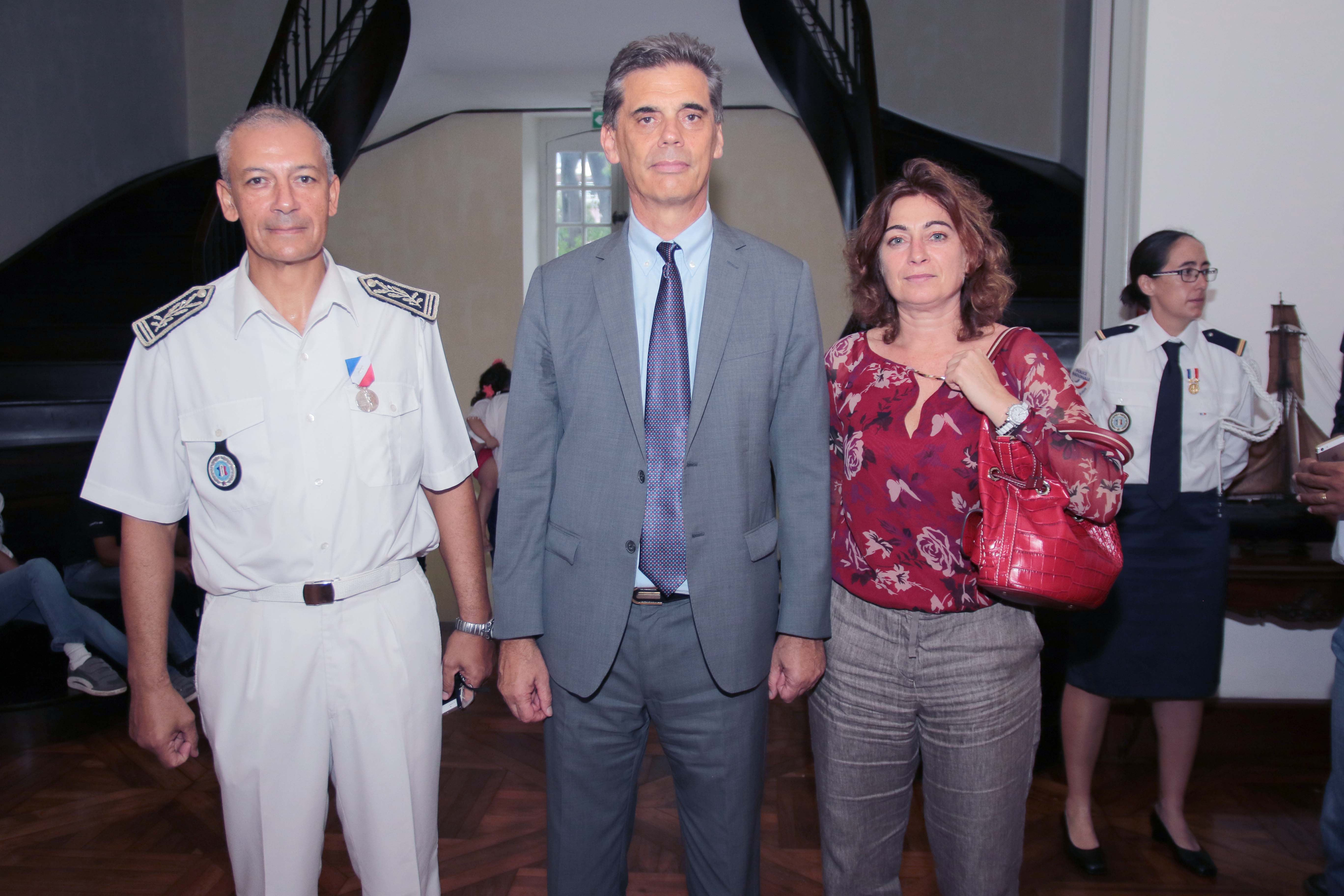Le Préfet avec Jean-François Lebon, et Nathalie Poirier-Authebon, directrice départementale de la Police de l'Air et des Frontières