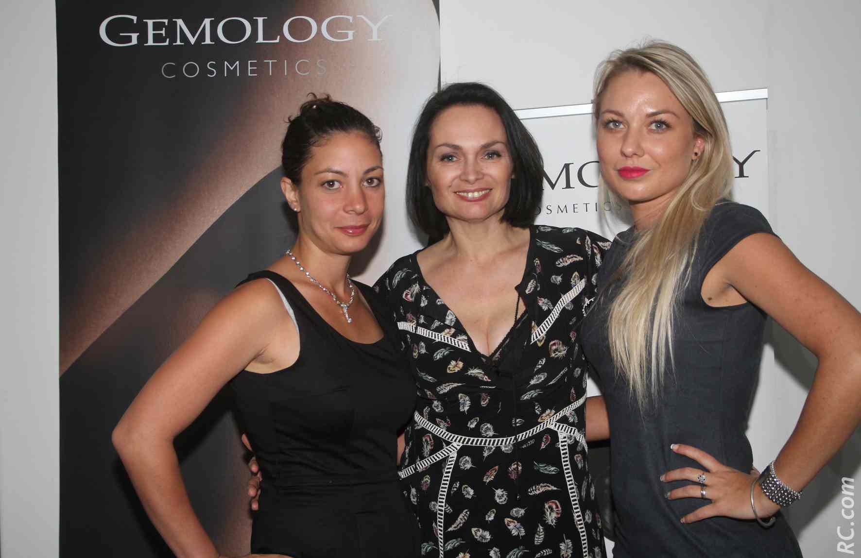 Corps à Coeur au Tampon avec Laetitia  et Mélodie, aux côtés de Chrystelle Lannoy