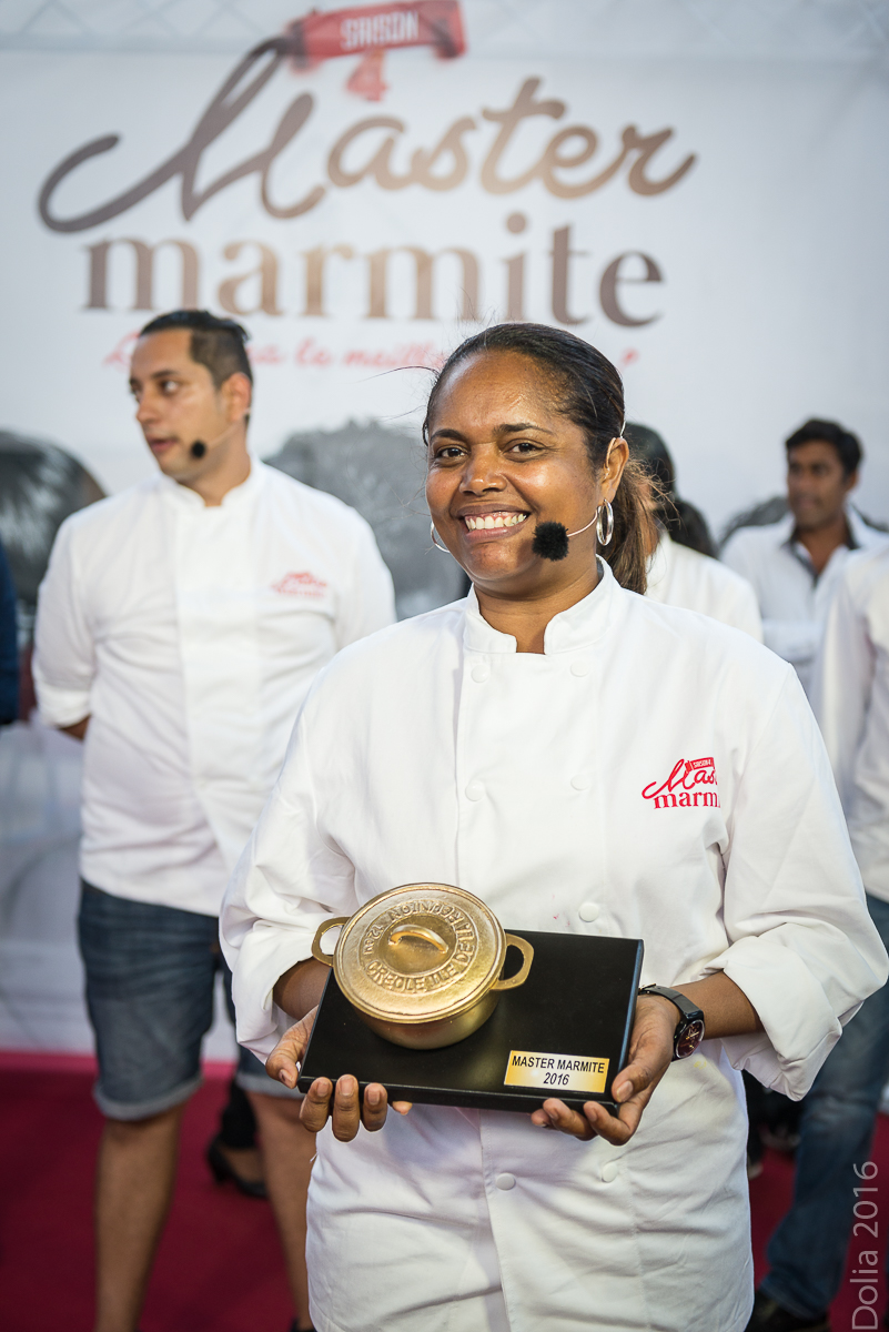 Dolorès Sinapan a le sourire, elle a remporté le concours!