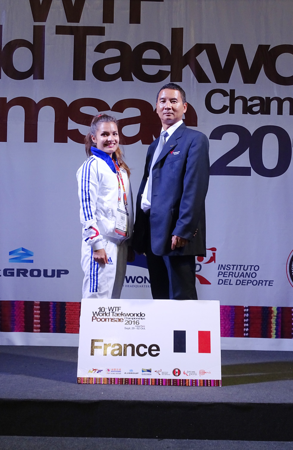 Mathilde Thiao Layel , une jolie tête bien pleine et Philippe Bernard, Chef de la délégation française à Lima.