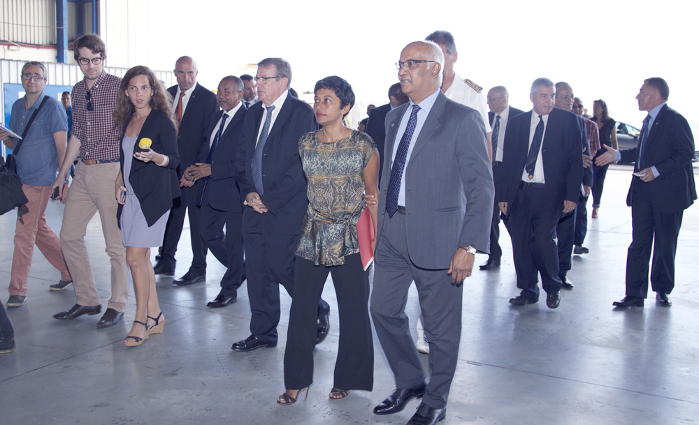 La Ministre des Outre-mer en visite à Air Austral
