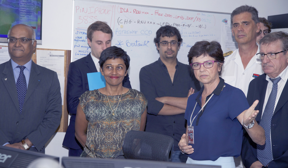 La Ministre des Outre-mer en visite à Air Austral