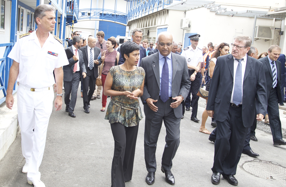 La Ministre des Outre-mer en visite à Air Austral