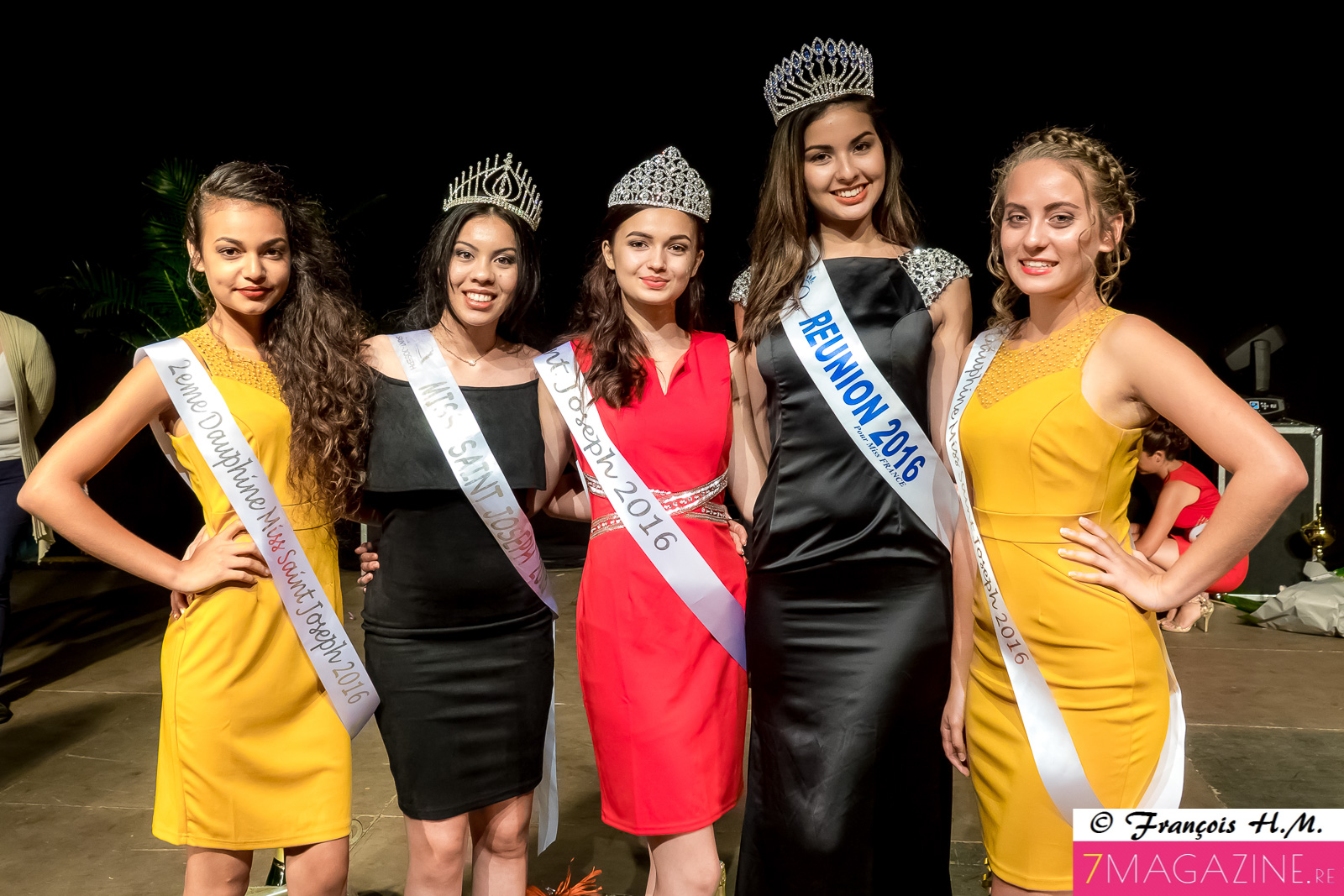 Chanelle, Léa et Anissa avec Tatiana Tseng King, Miss Saint-Joseph 2015, et Ambre N'guyen, Miss Réunion 2016
