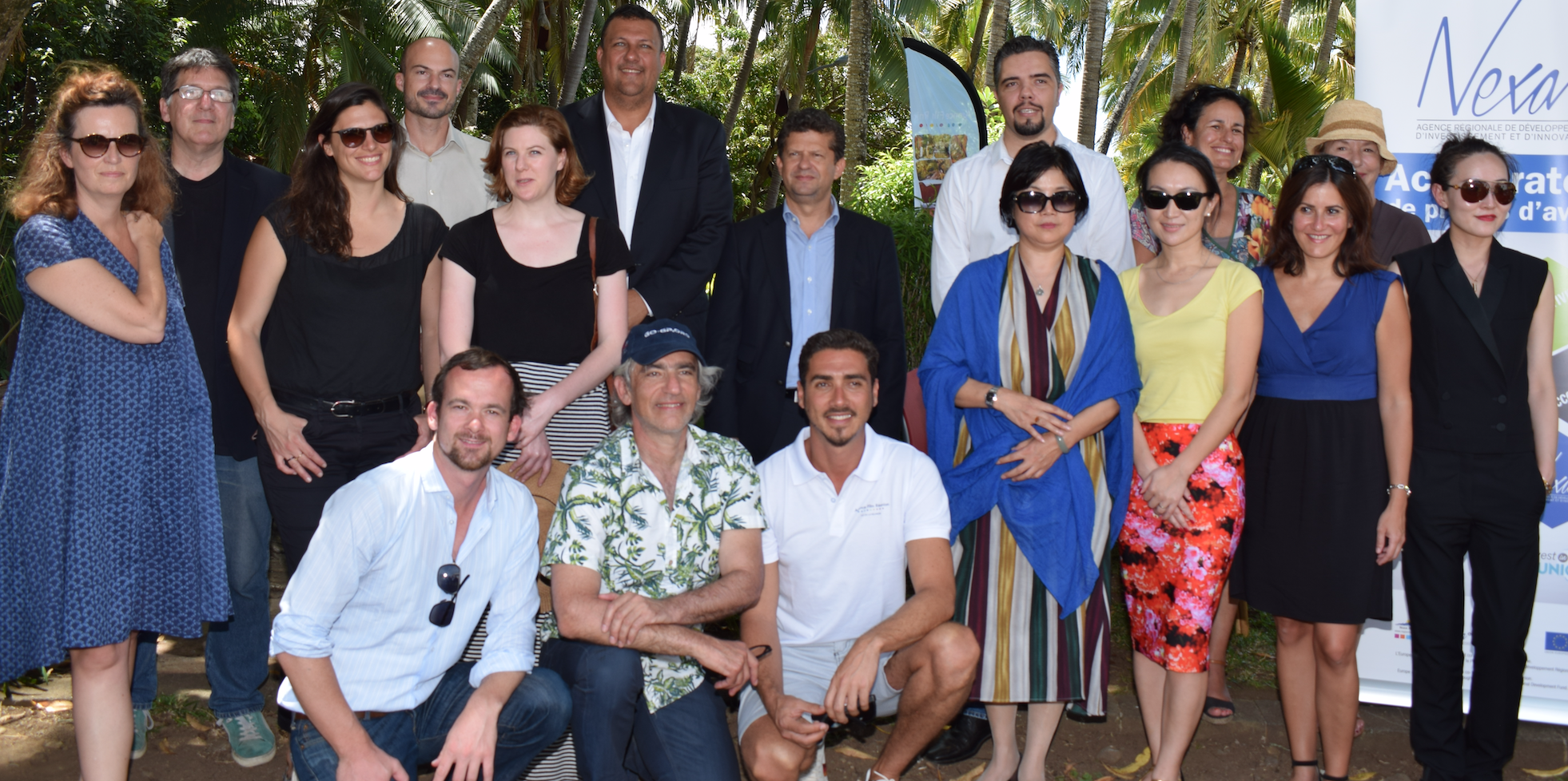 La photo de famille avec les participants