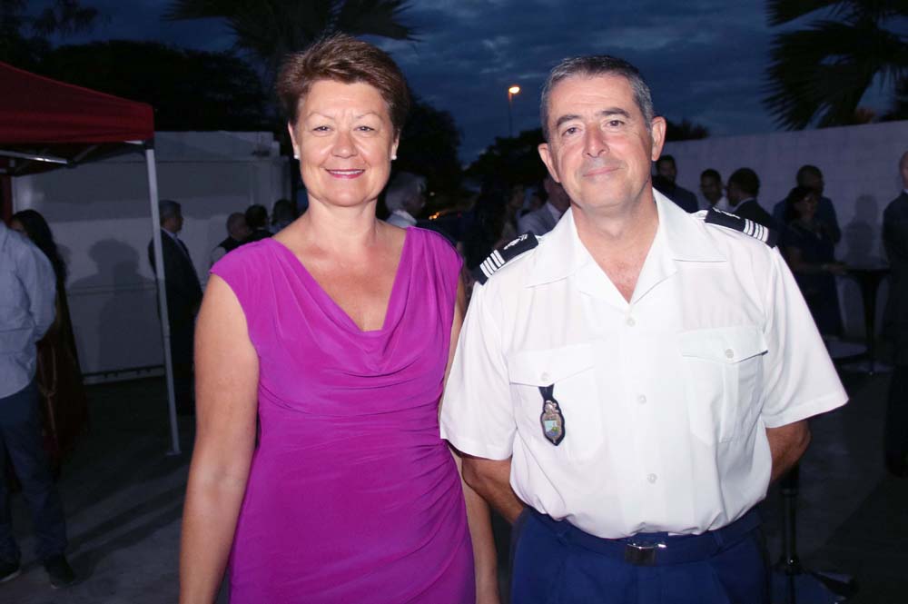 Le colonel Luc Auffret, commandant de la Gendarmerie à La Réunion, et son épouse