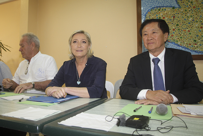 Marine Le Pen à la Mairie du Tampon