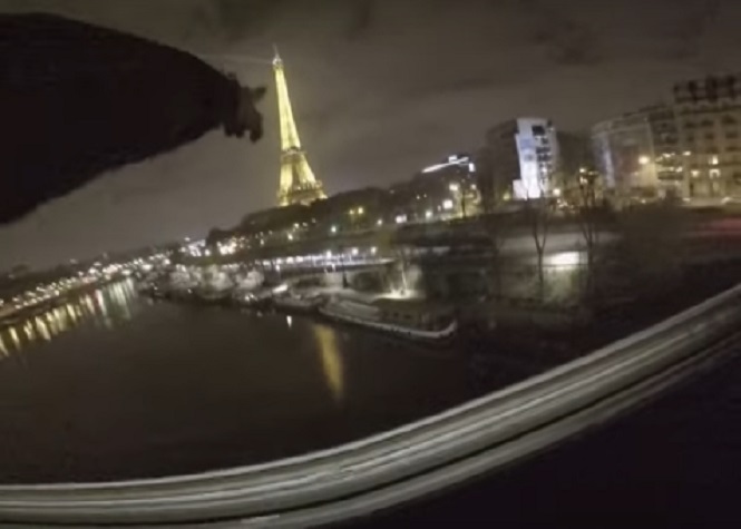 Surfer sur un train en marche? Totalement irresponsable