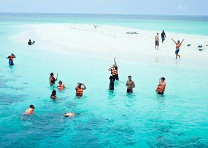 100 salariés reçoivent un superbe cadeau de Noël de leur patron