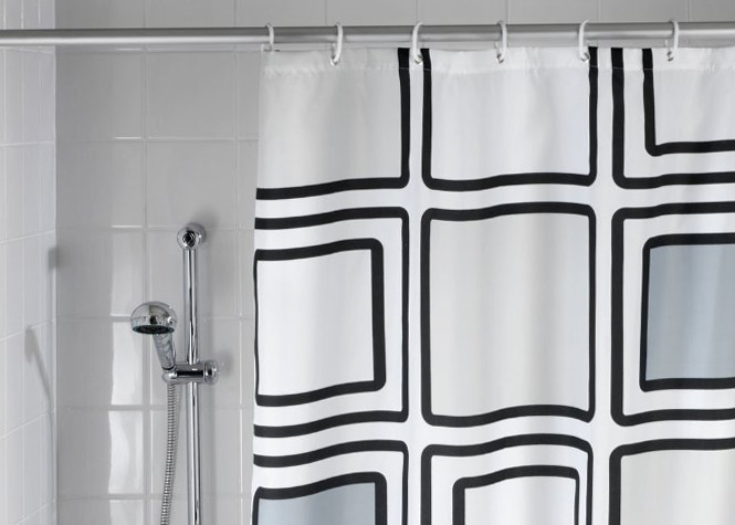 Votre rideau de douche est un nid à bactéries et de germes dans l’environnement humide de votre salle de bain. Pensez à le changer s'il commence à jaunir et moisir.