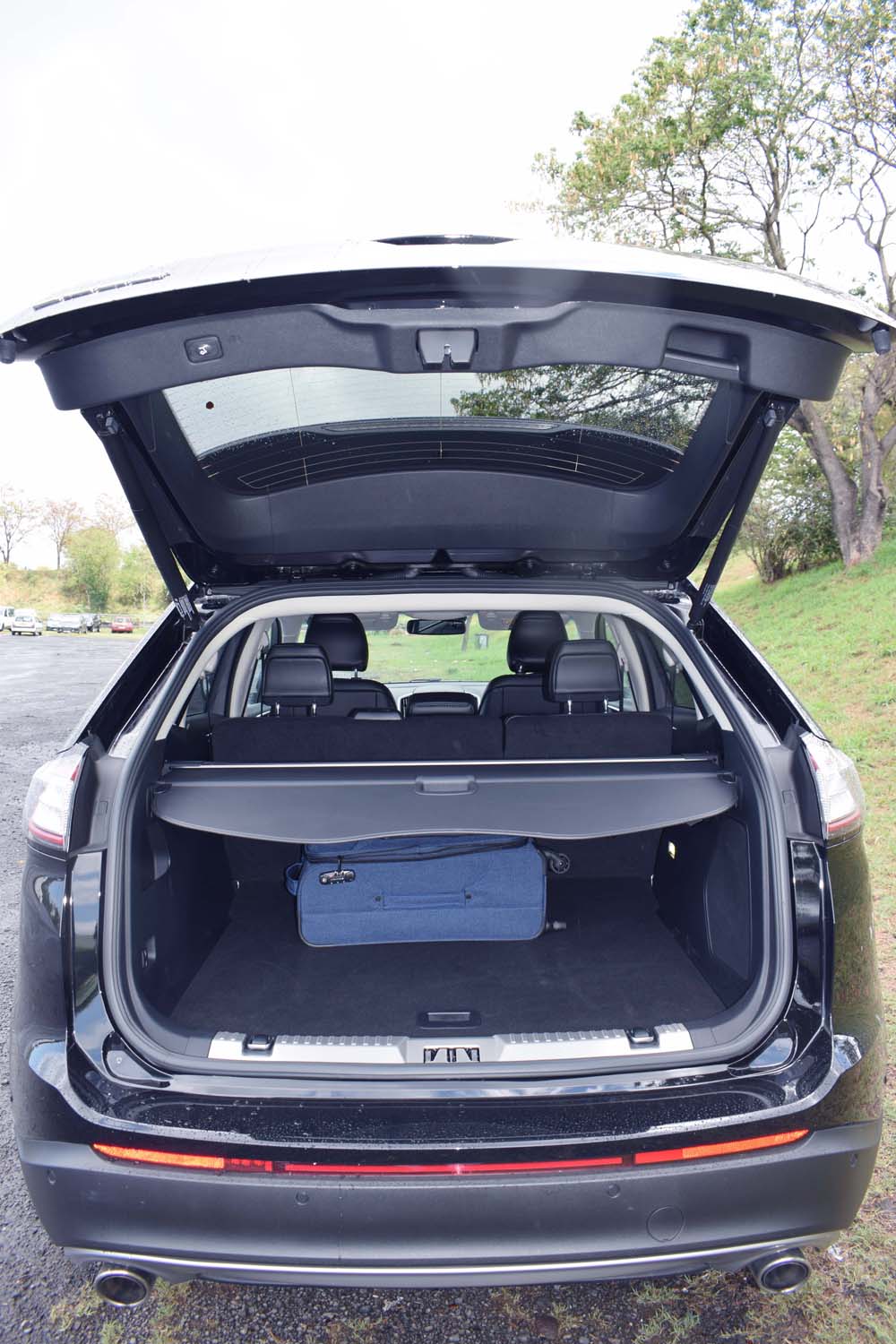 Le coffre est immense