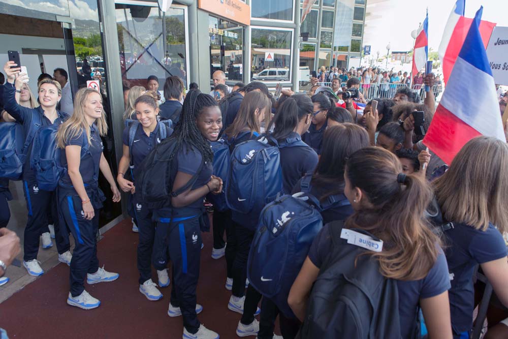 L'équipe de France féminine de foot: accueillies en stars!