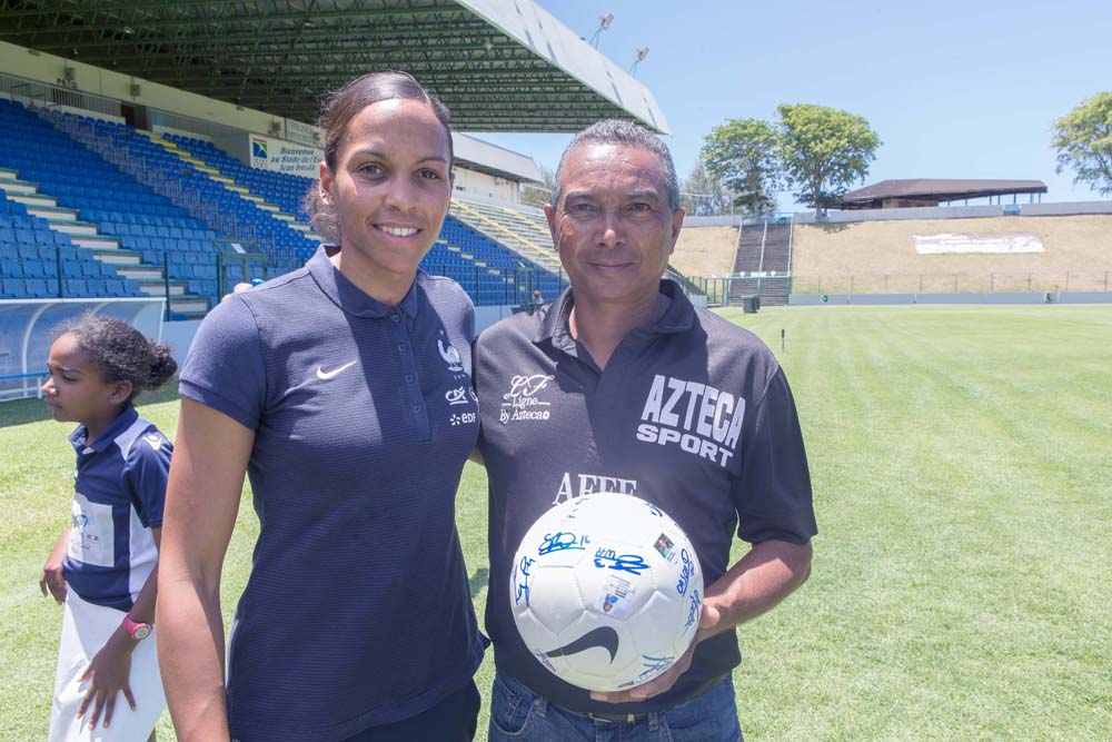 L'équipe de France féminine de foot: accueillies en stars!