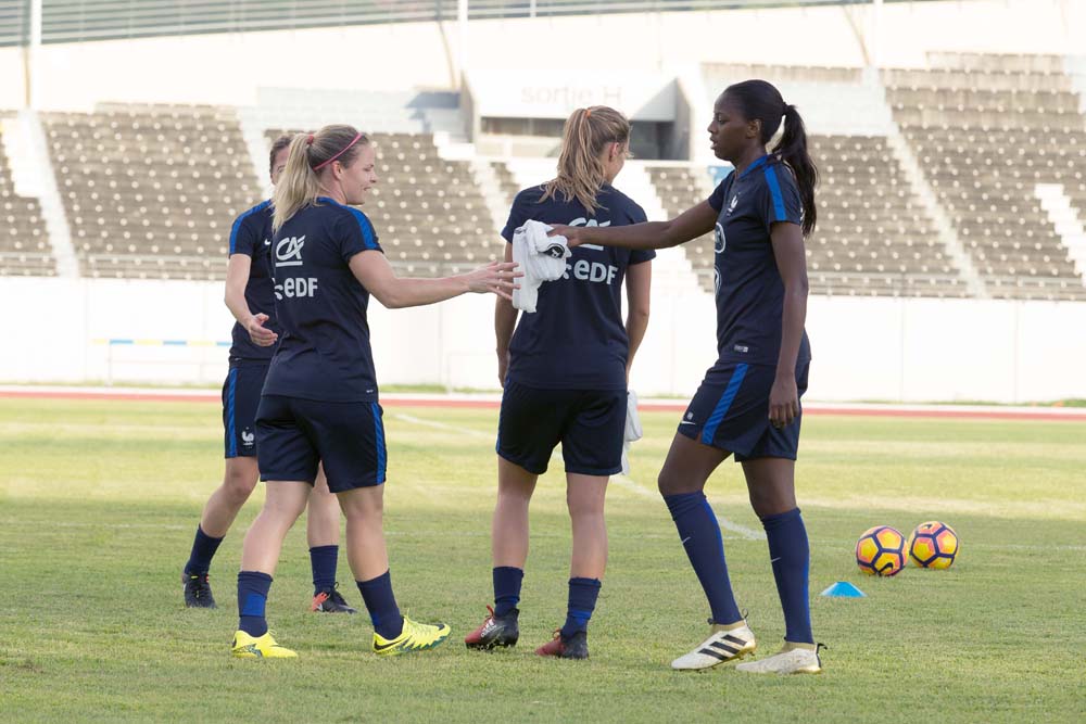 Quand l'équipe de France féminine de foot s'entraîne...