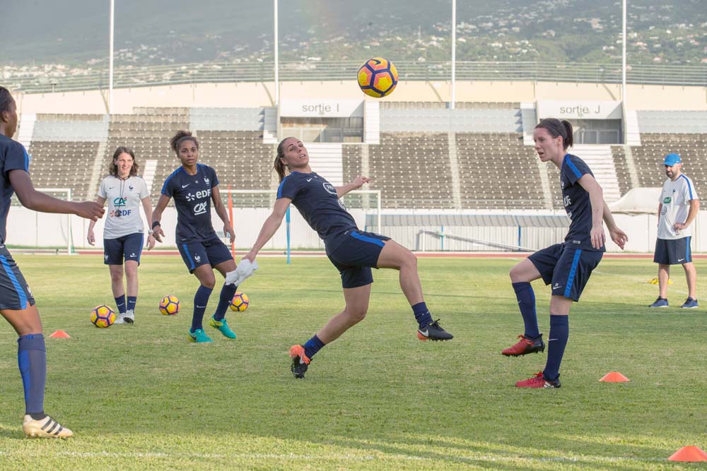 Quand l'équipe de France féminine de foot s'entraîne...