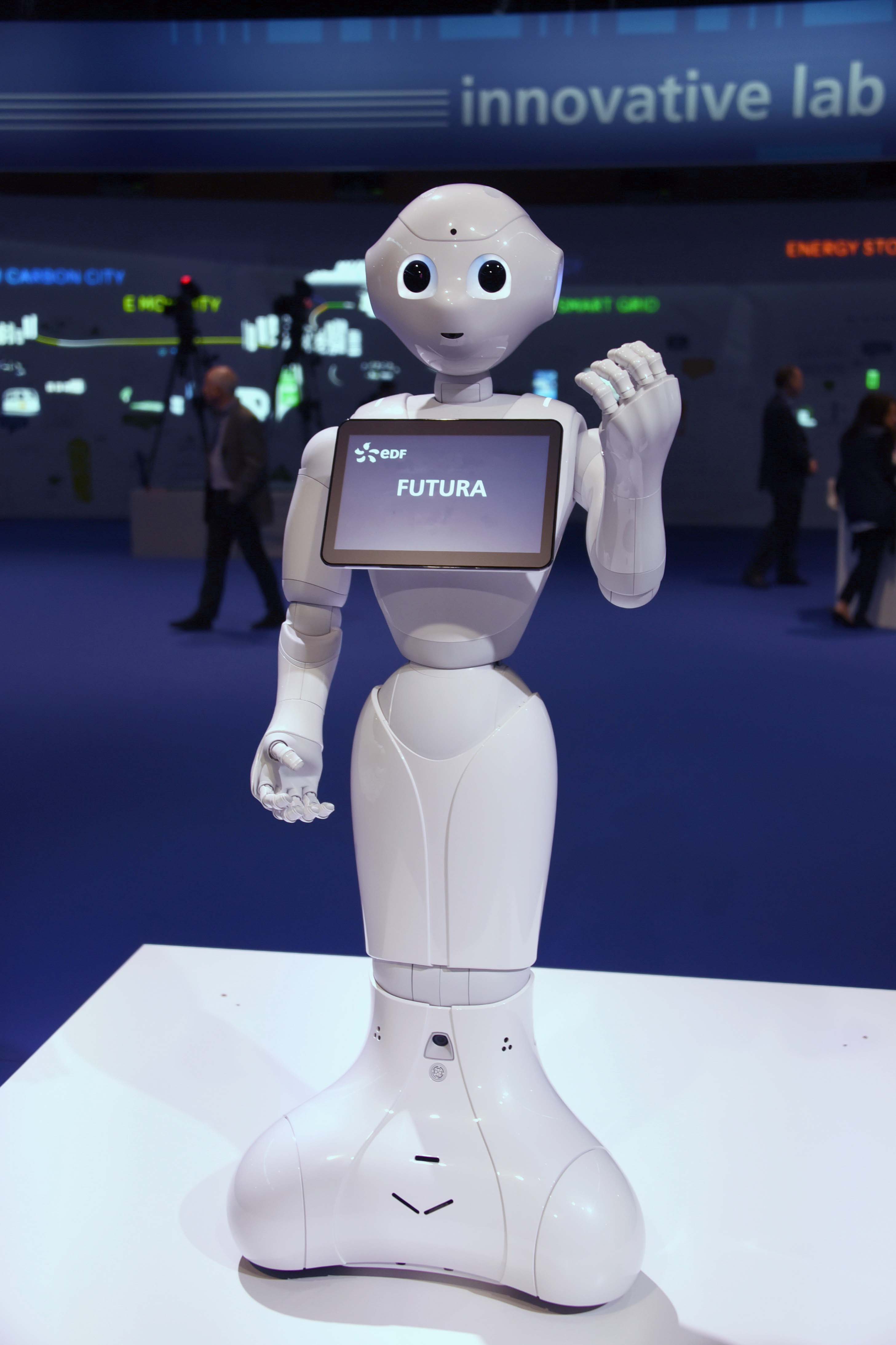 Heureusement, Miss Réunion ne ressemble pas à ce charmant robot !