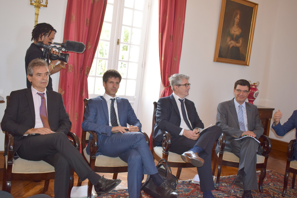 Gilles Traimond, sous-préfet chargé de mission cohésion sociale et jeunesse, Sébastien Audebert, directeur de cabinet, Vincent Lagoguey, sous-préfet de Saint-Pierre, et Maurice Baratte, secrétaire général de la Préfecture