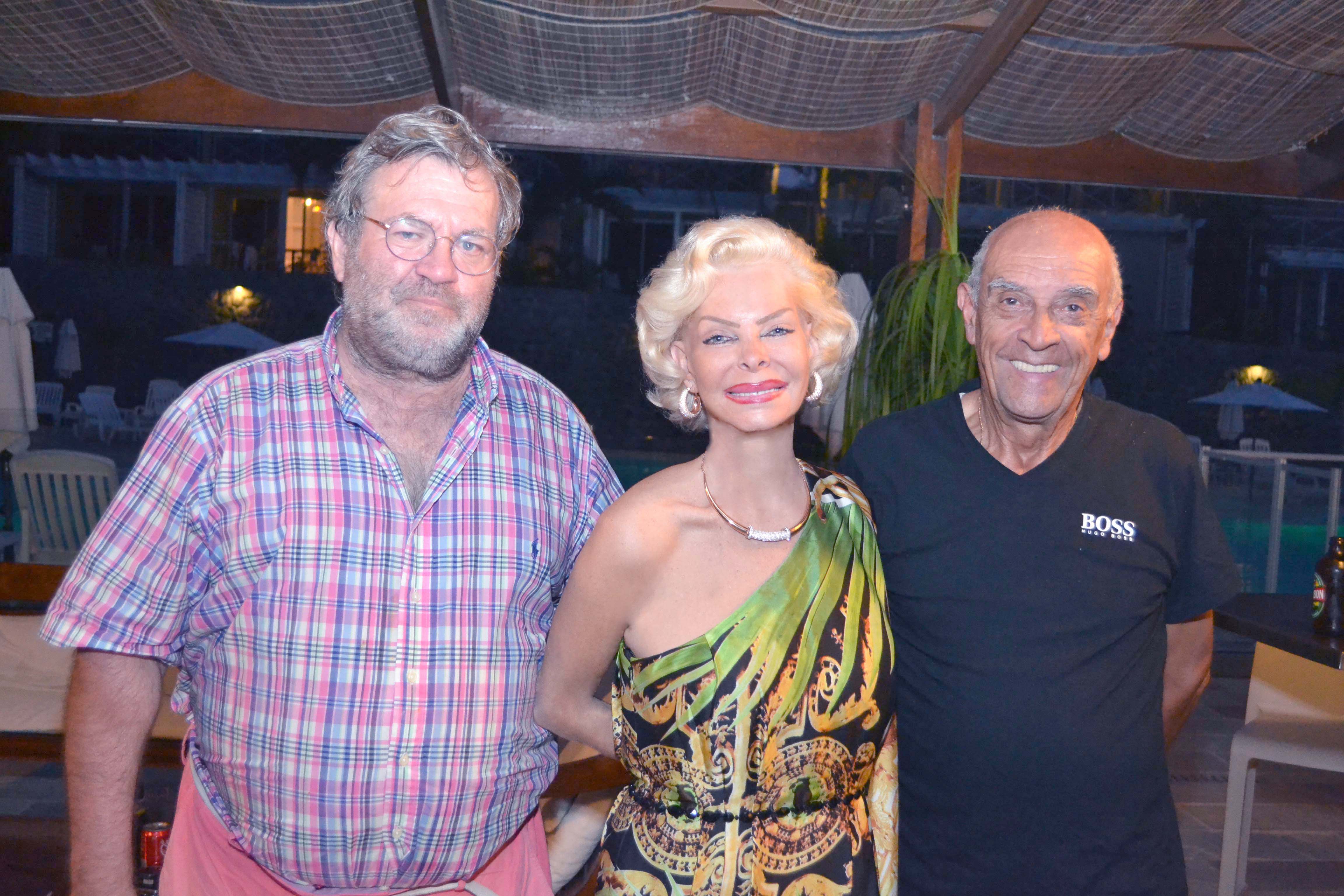 Le couple a retrouvé des amis lors de son séjour à La Réunion, ici Lilian Ethève