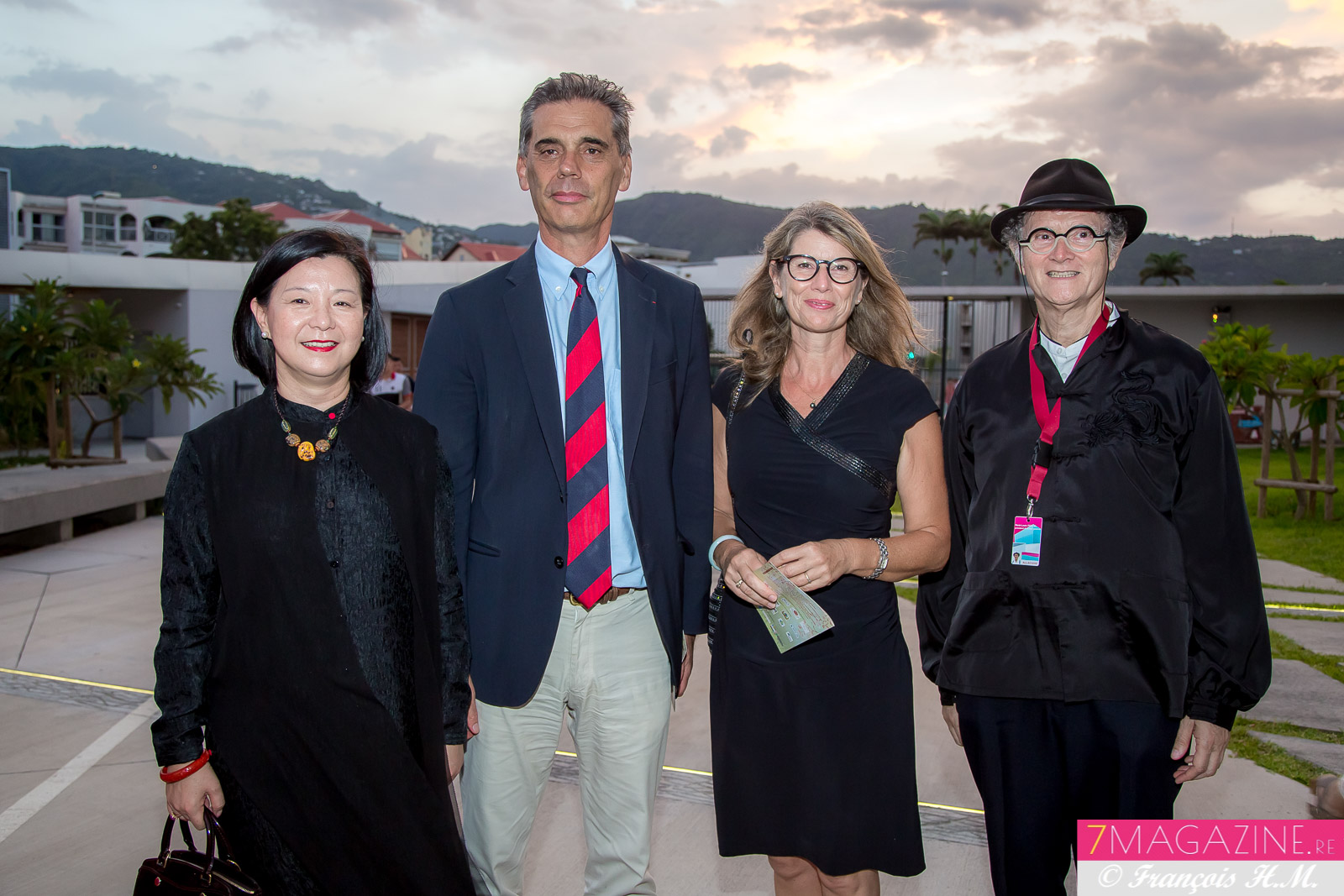 Mme Guo Wei, Consule Générale de la République Populaire de Chine, le Préfet Dominique Sorain et son épouse Frédérique, et René-Louis Pestel, président de la Cité des Arts