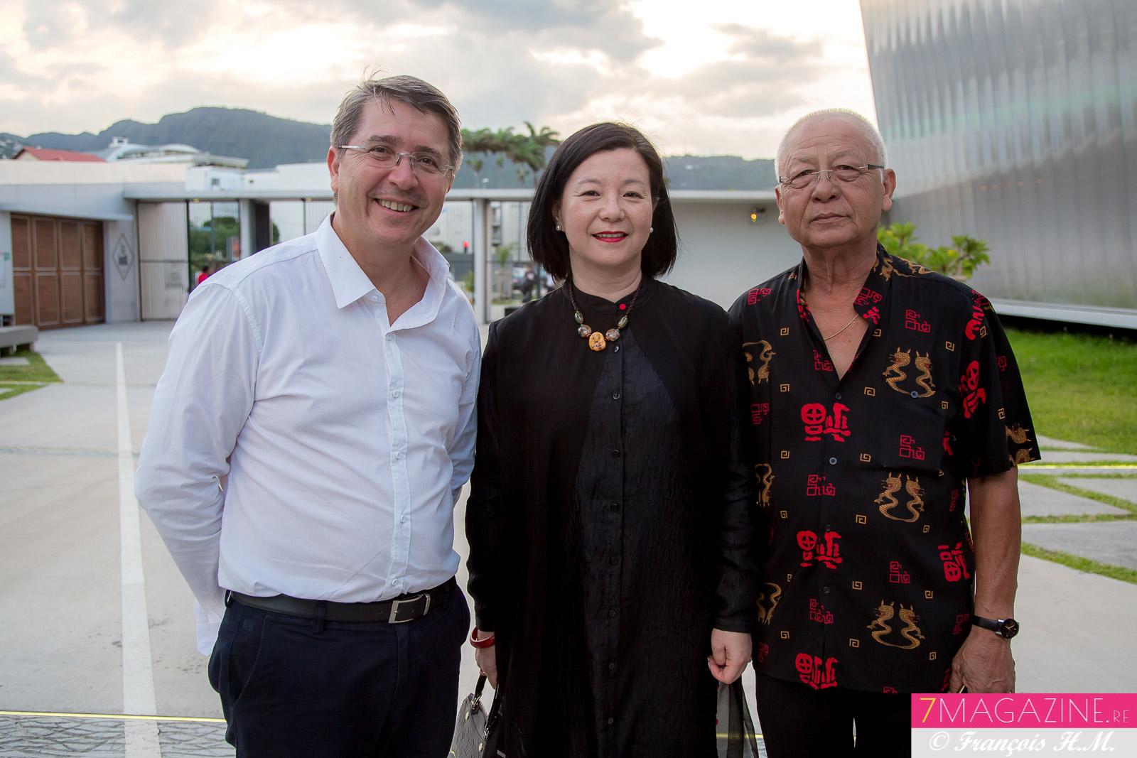 Jean-Jacques Morel, conseiller départemental, Mme Guo Wei et Georges Li Si Heng